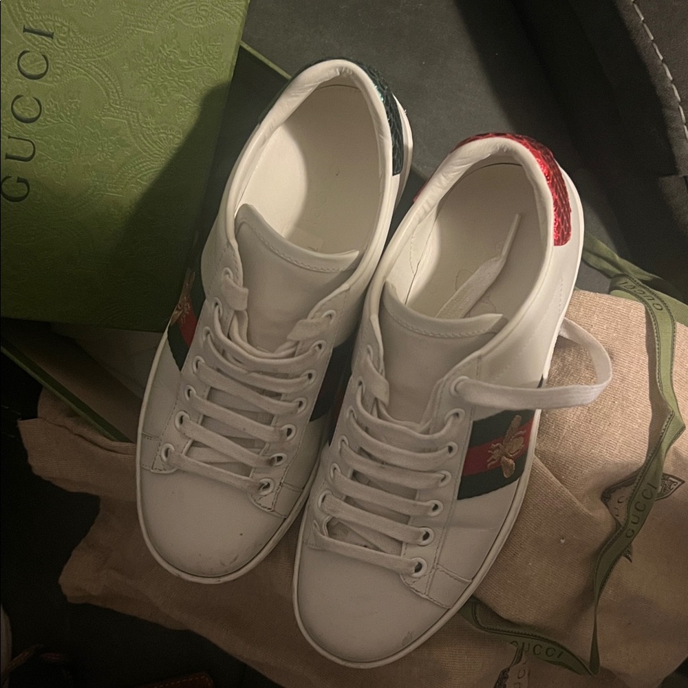Gucci ACE Sneakers with Web Stripe and Bee ๐ - Picture 10 of 12